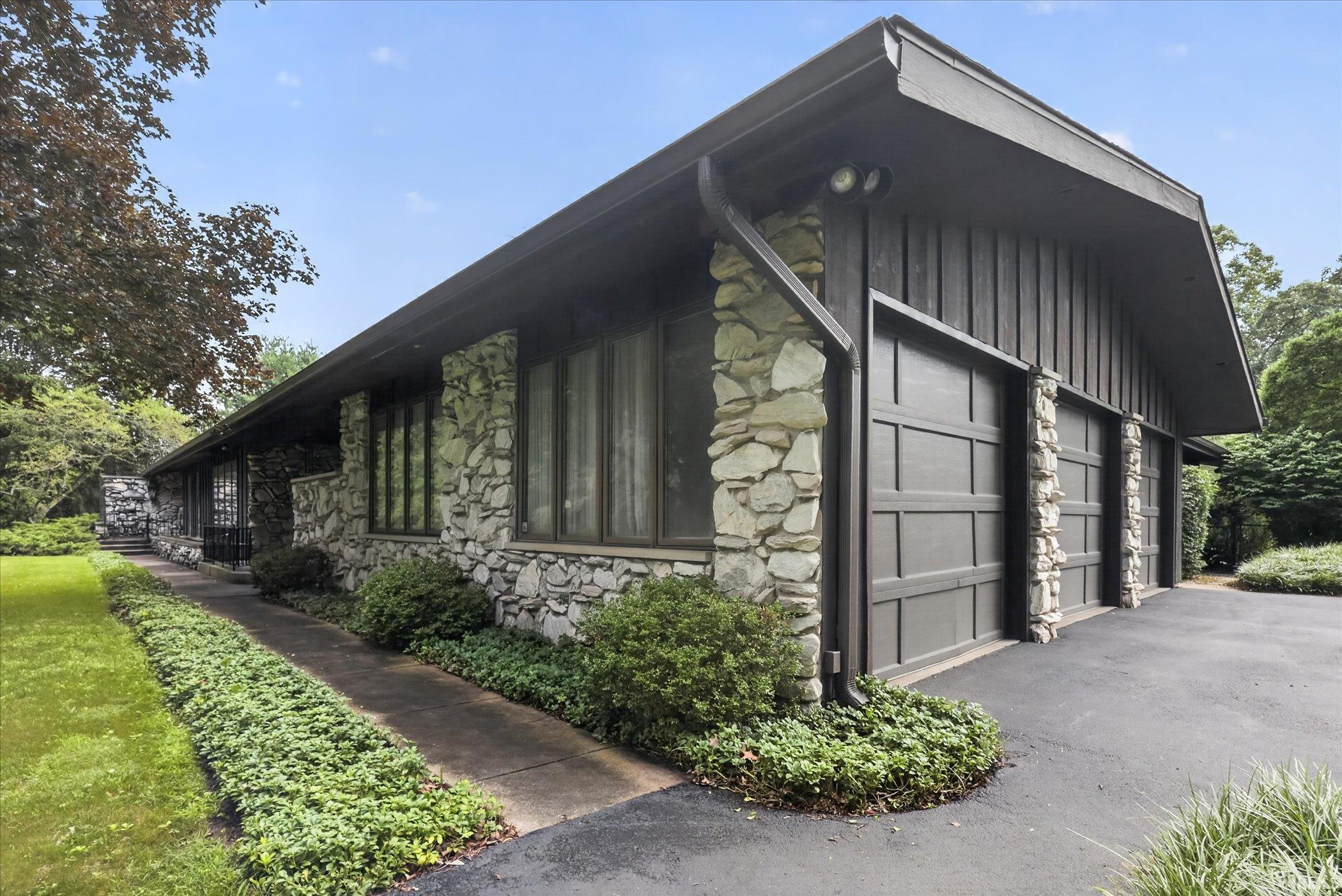 17636 Turf Court South Bend IN 46635
