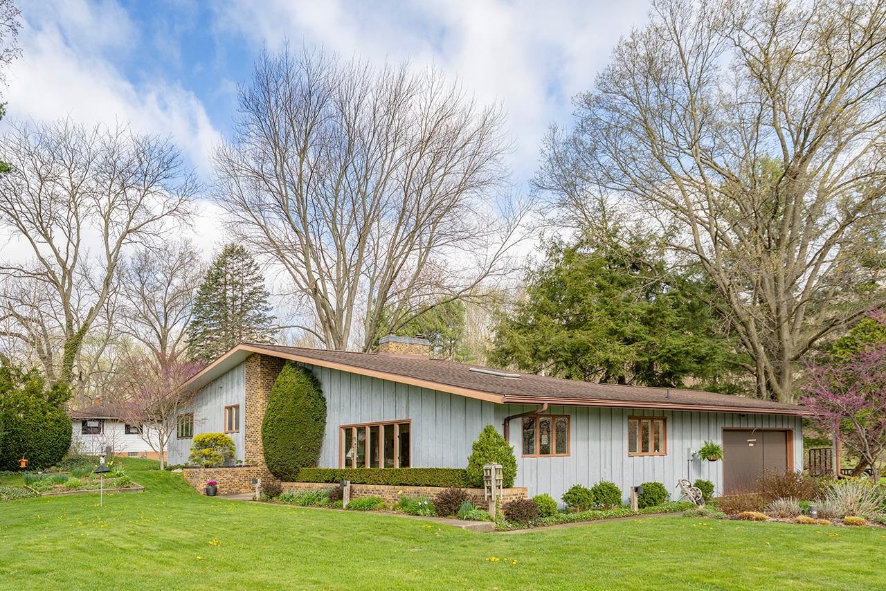 26103 Vista Lane Elkhart IN 46517