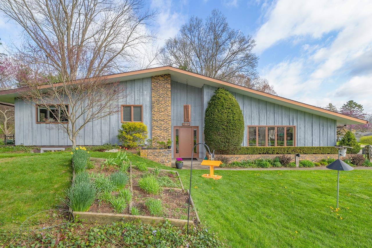 26103 Vista Lane Elkhart IN 46517
