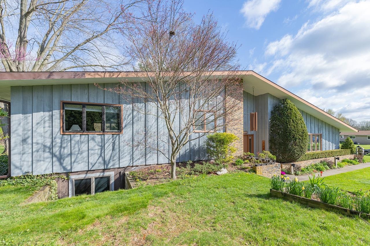 26103 Vista Lane Elkhart IN 46517