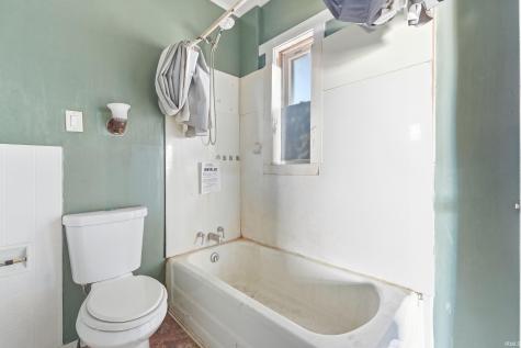 208 S Franklin Street Garrett IN 46738