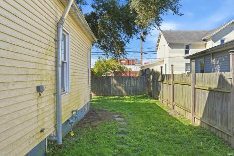 208 S Franklin Street Garrett IN 46738