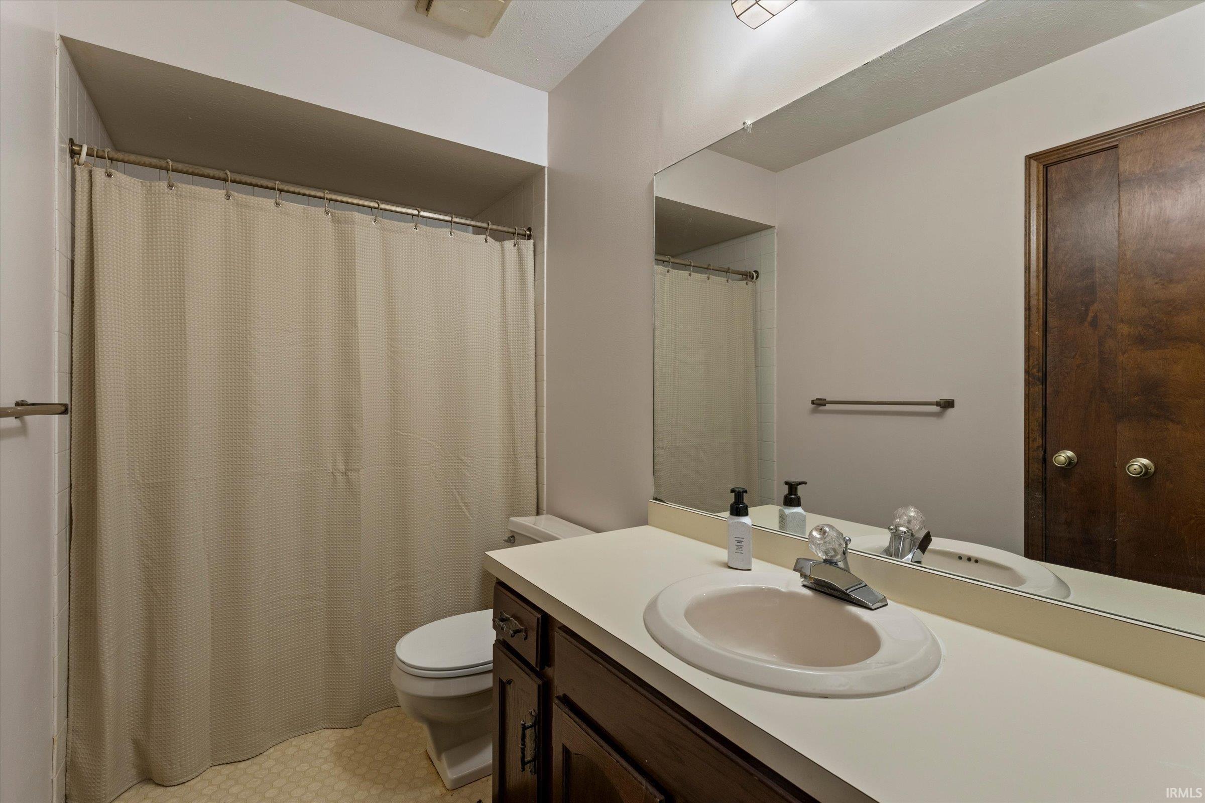 50570 Tarrington Way Granger IN 46530