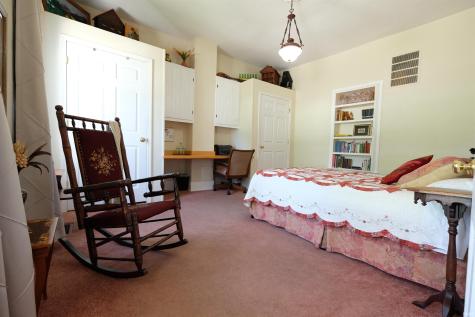 621 W Oak Street Ellettsville IN 47429