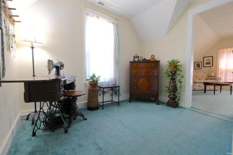 621 W Oak Street Ellettsville IN 47429