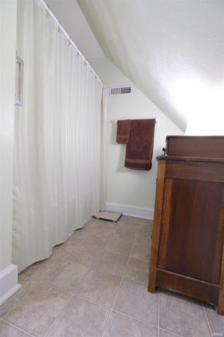 621 W Oak Street Ellettsville IN 47429