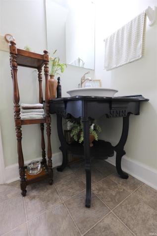 621 W Oak Street Ellettsville IN 47429