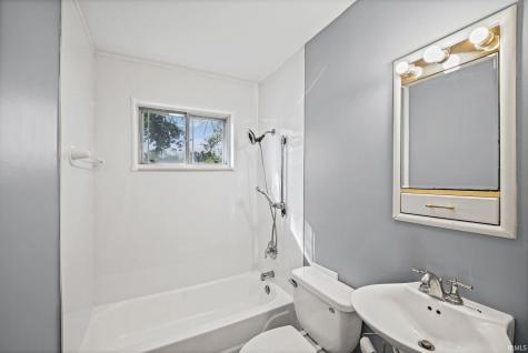 2560 Robinwood Drive Lafayette IN 47909