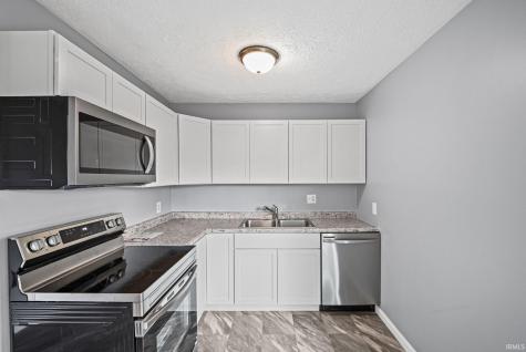 2560 Robinwood Drive Lafayette IN 47909