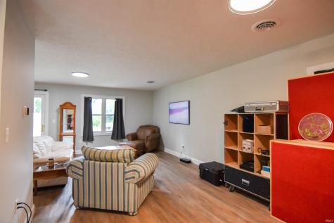 9415 Highway 66 Wadesville IN 47638