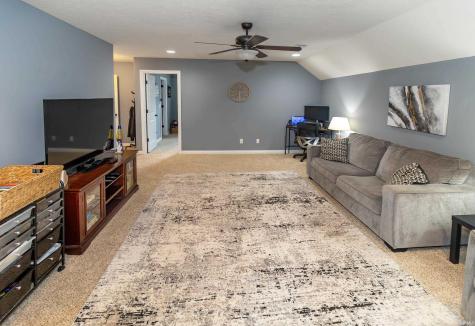 1536 Breezy Creek Drive Evansville IN 47720