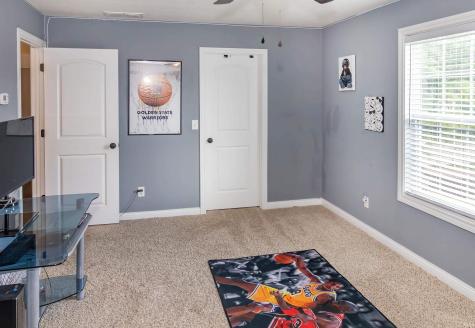 1536 Breezy Creek Drive Evansville IN 47720