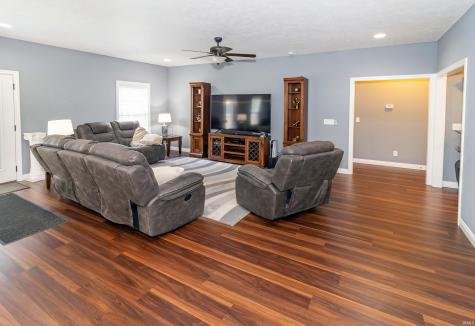 1536 Breezy Creek Drive Evansville IN 47720