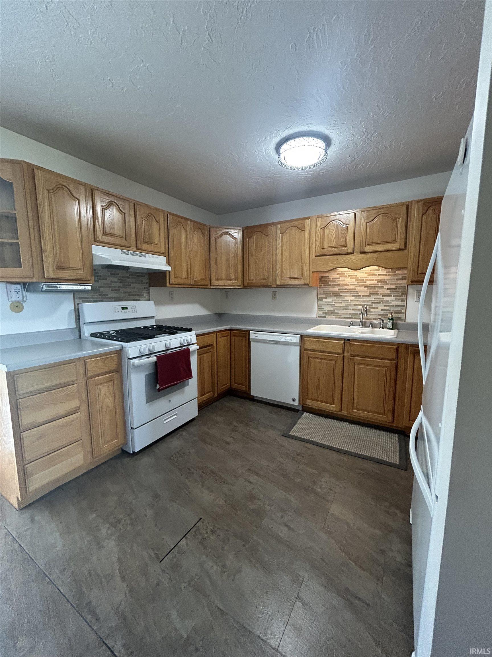 5655 E 100 N Knox IN 46534