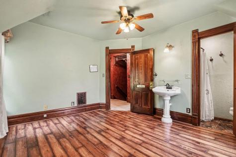 435 S Main Street Middlebury IN 46540