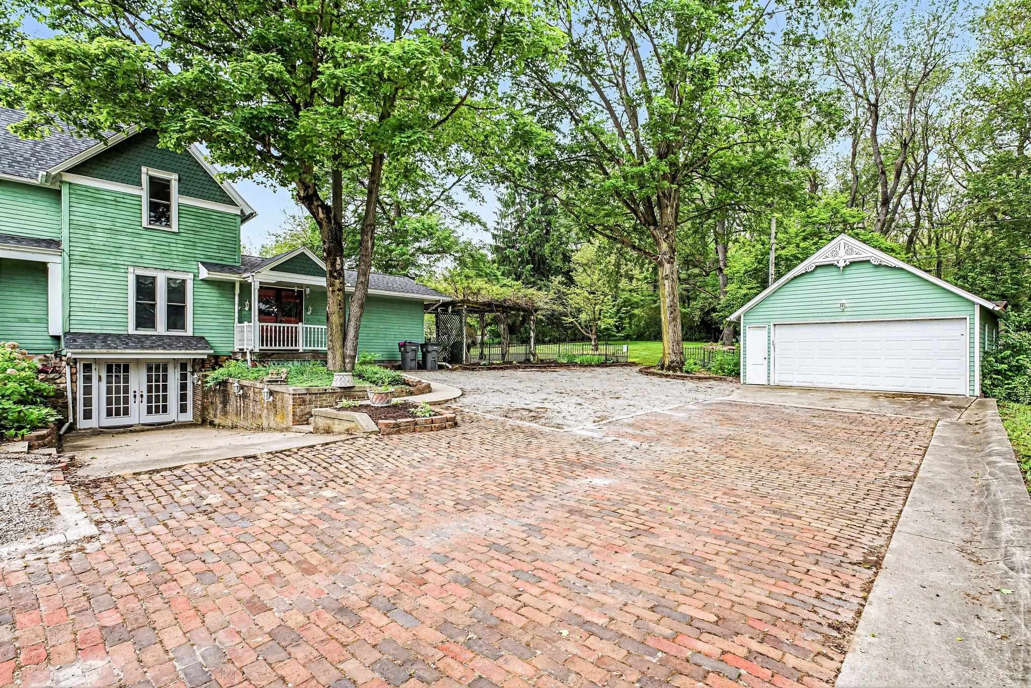 435 S Main Street Middlebury IN 46540