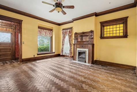 435 S Main Street Middlebury IN 46540
