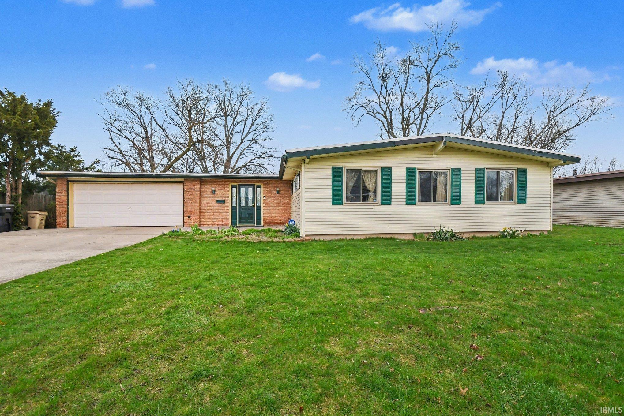 826 Whitehall Drive South Bend IN 46615