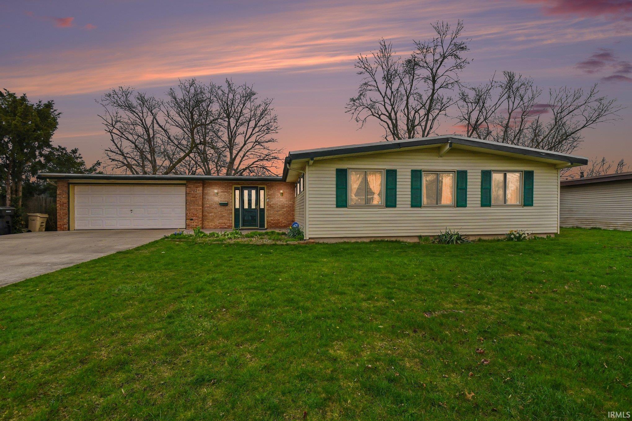 826 Whitehall Drive South Bend IN 46615