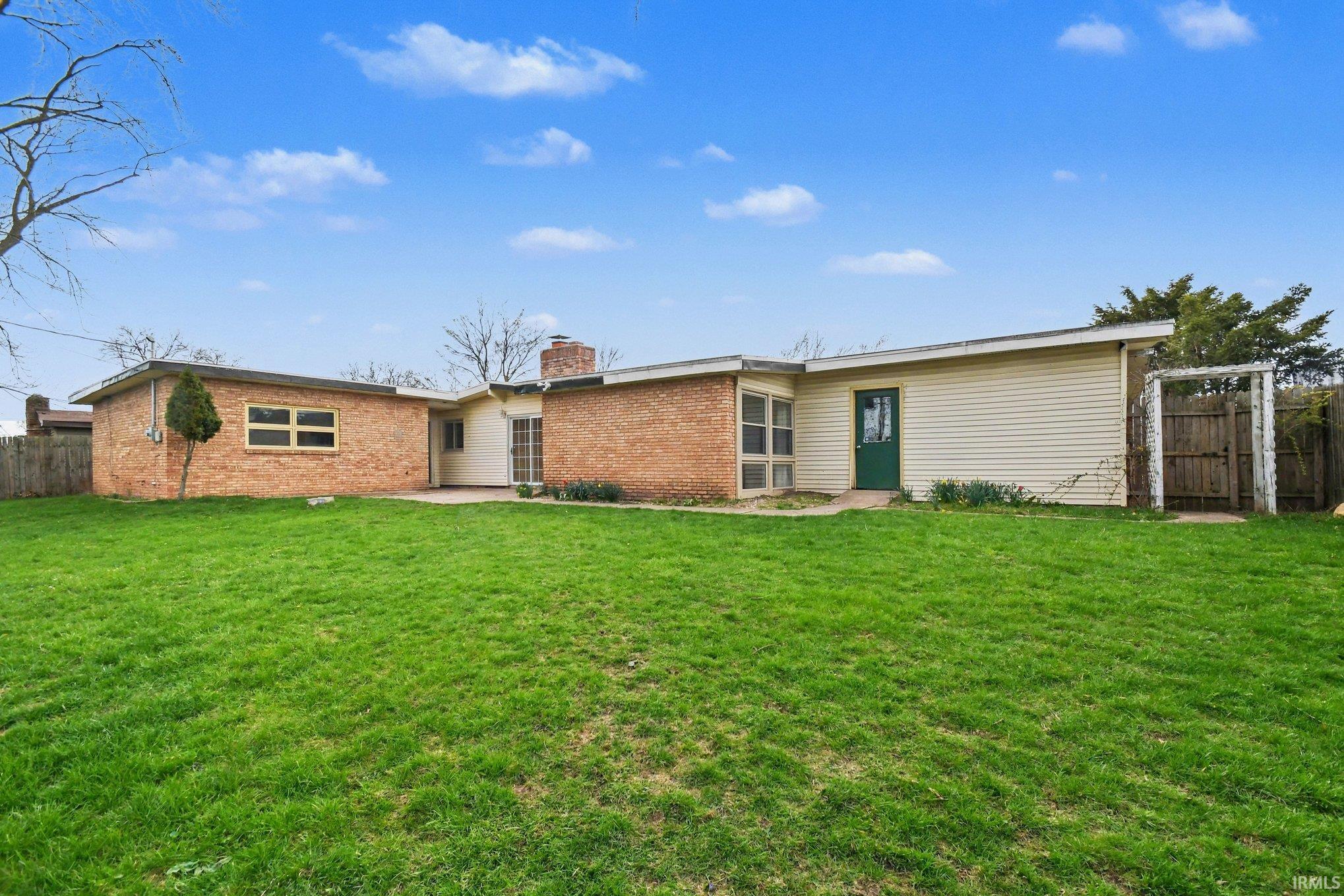826 Whitehall Drive South Bend IN 46615