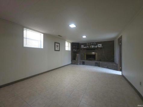 5900 Whitethorne Drive Evansville IN 47710