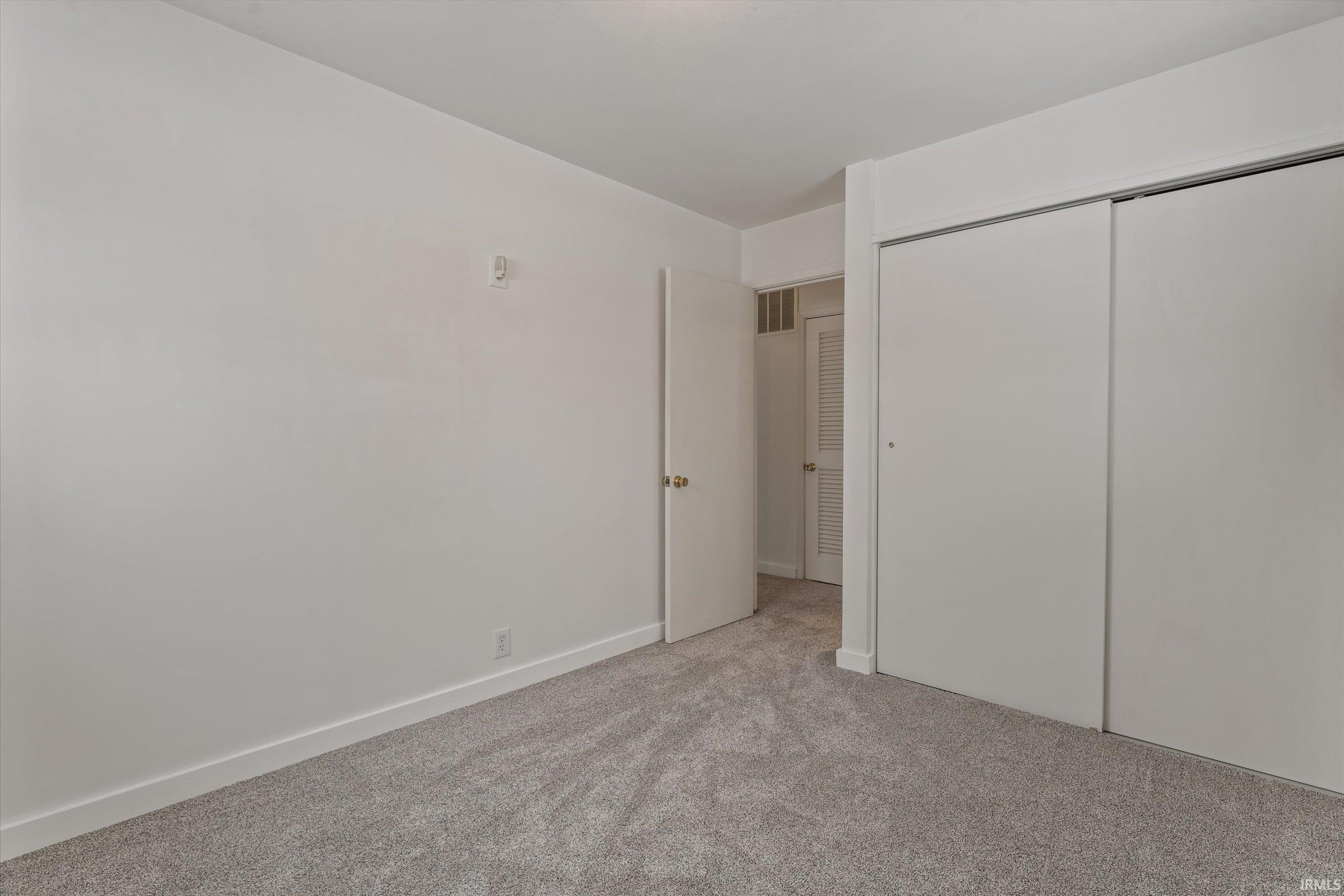1225 Manchester Drive South Bend IN 46615