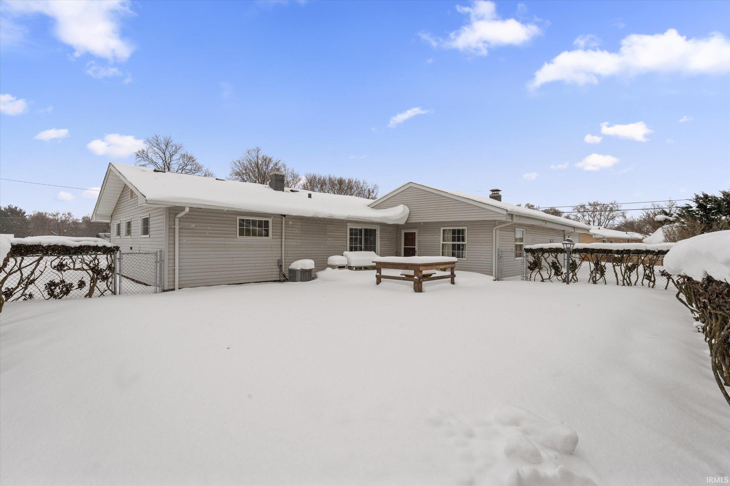 1225 Manchester Drive South Bend IN 46615