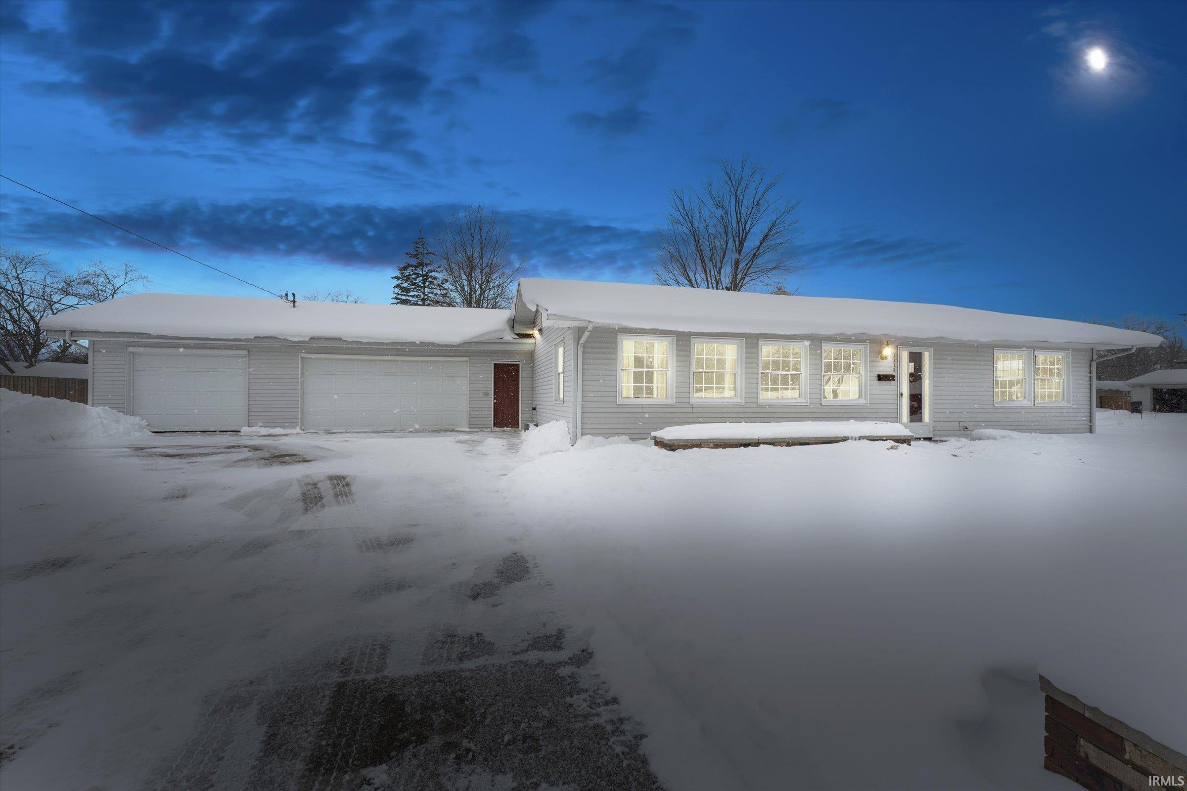 1225 Manchester Drive South Bend IN 46615