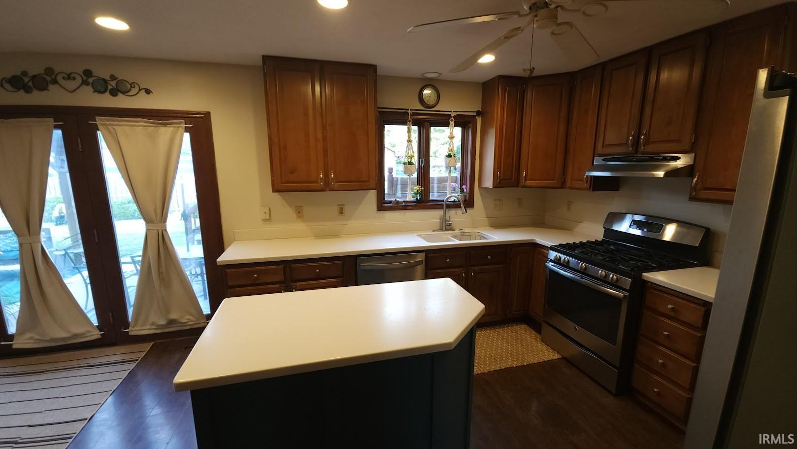 55828 Nursery Avenue Mishawaka IN 46545
