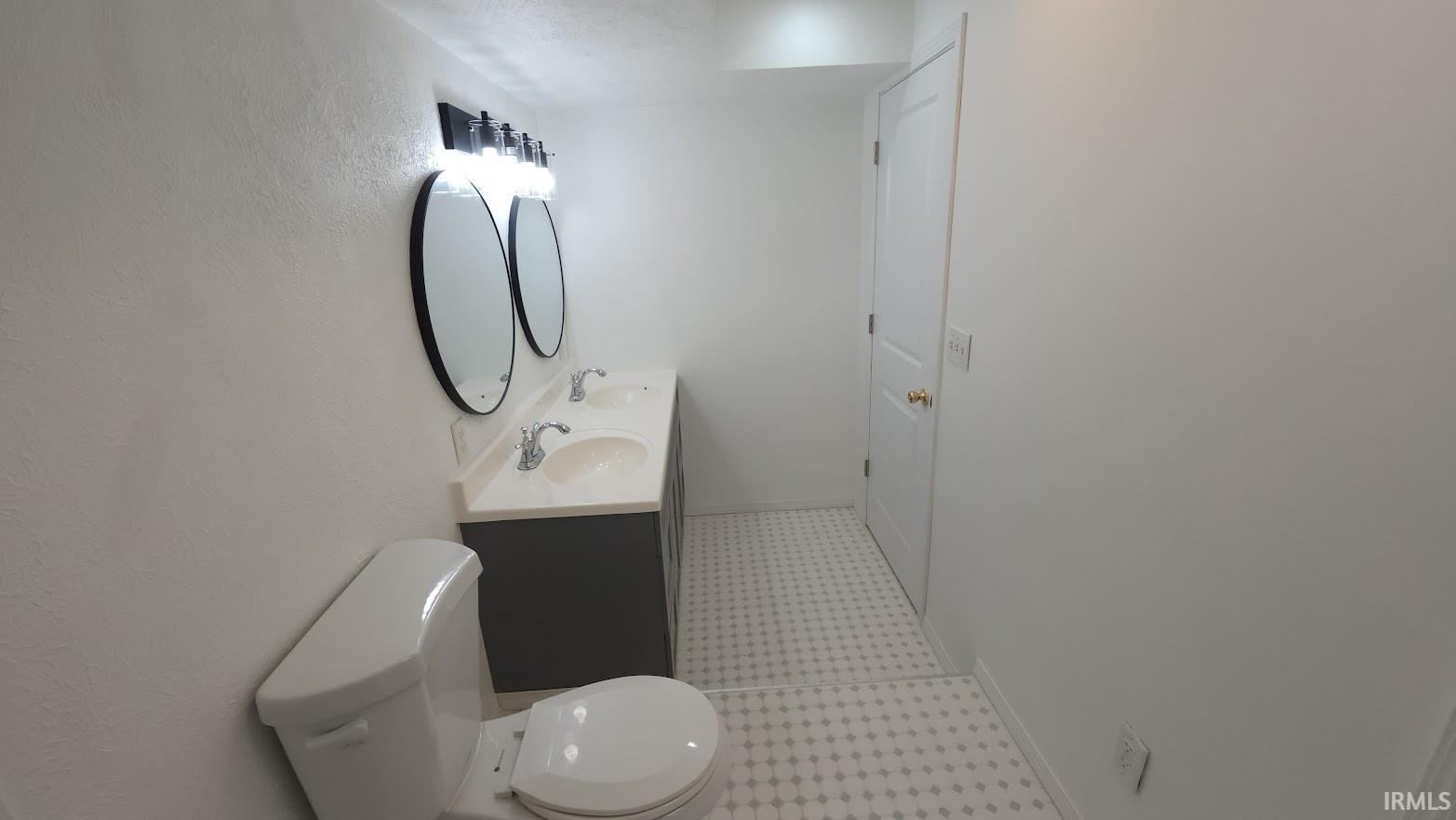 55828 Nursery Avenue Mishawaka IN 46545