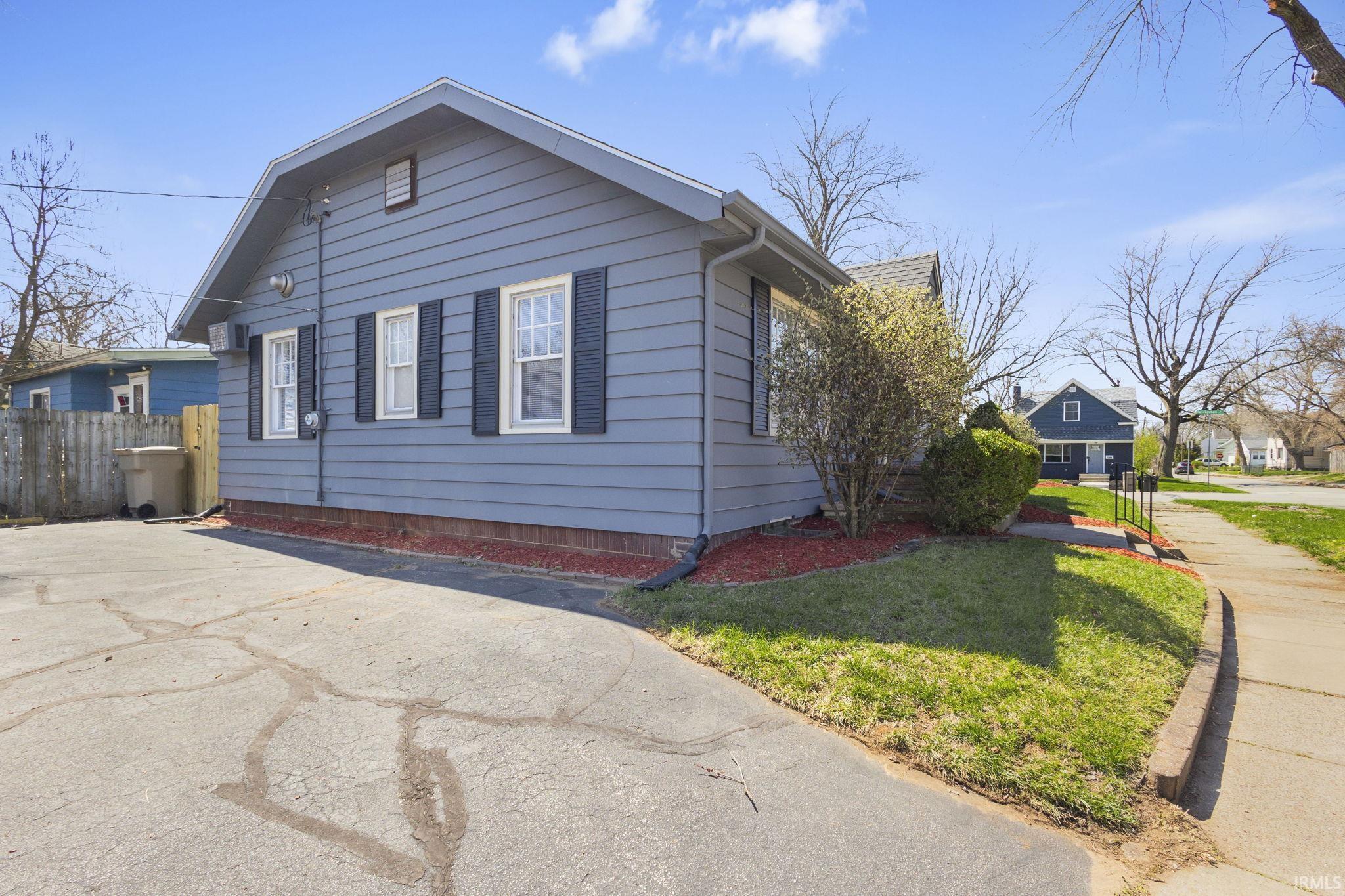 1202 S Twyckenham Drive South Bend IN 46615