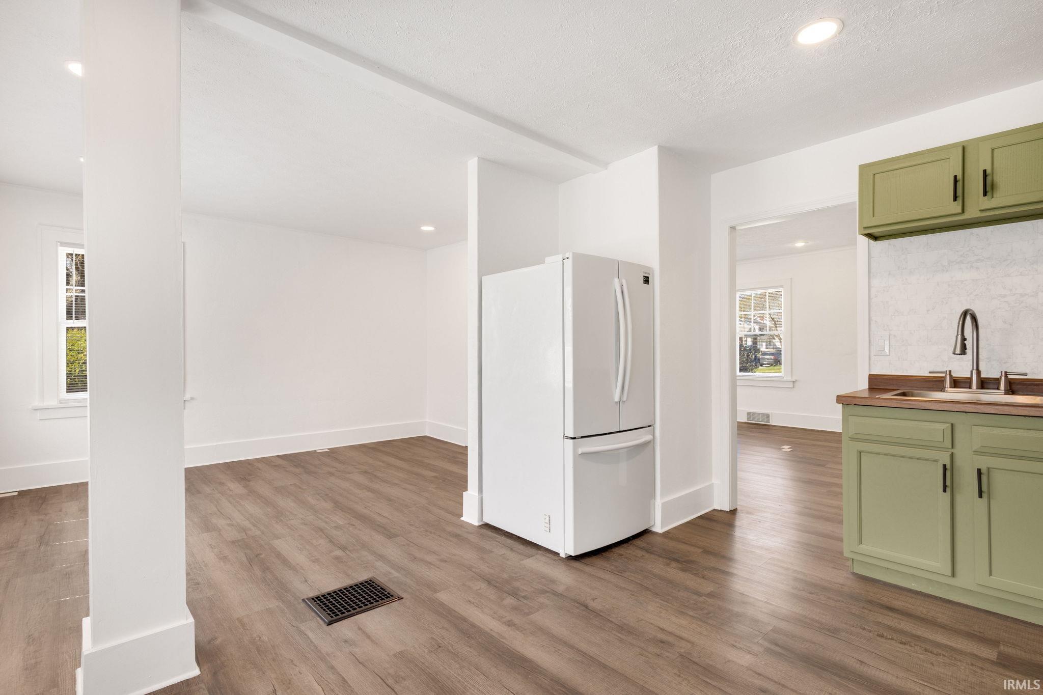 1202 S Twyckenham Drive South Bend IN 46615