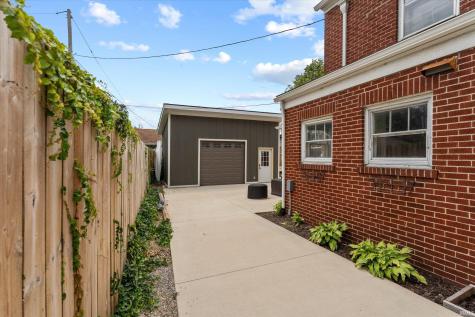 1102 E Wayne Street South Bend IN 46615