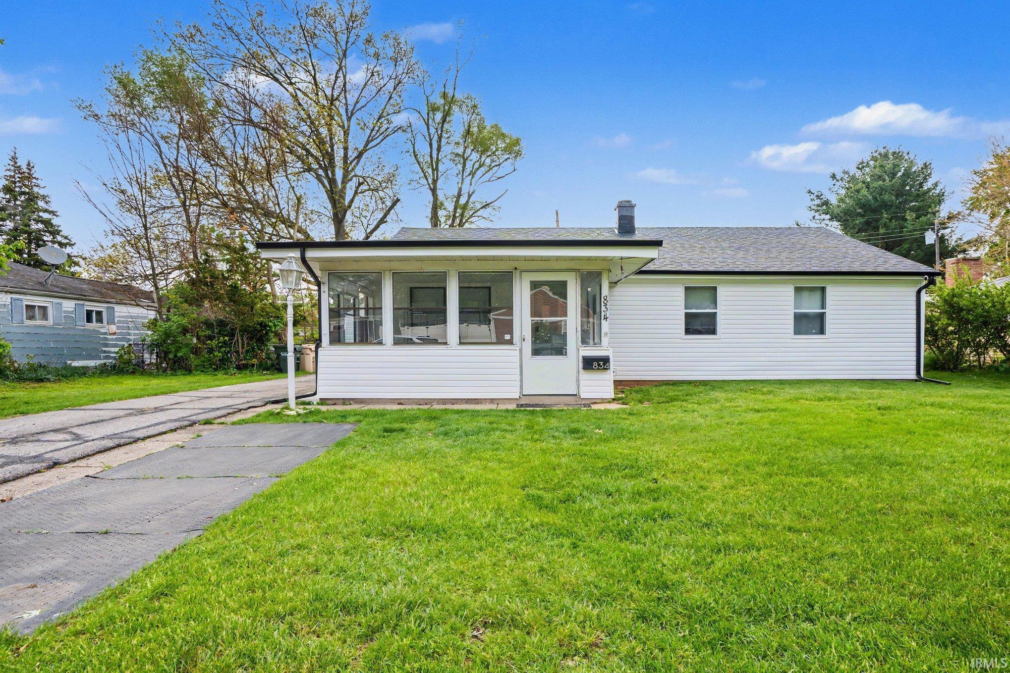 834 Woodcliff Drive South Bend IN 46615