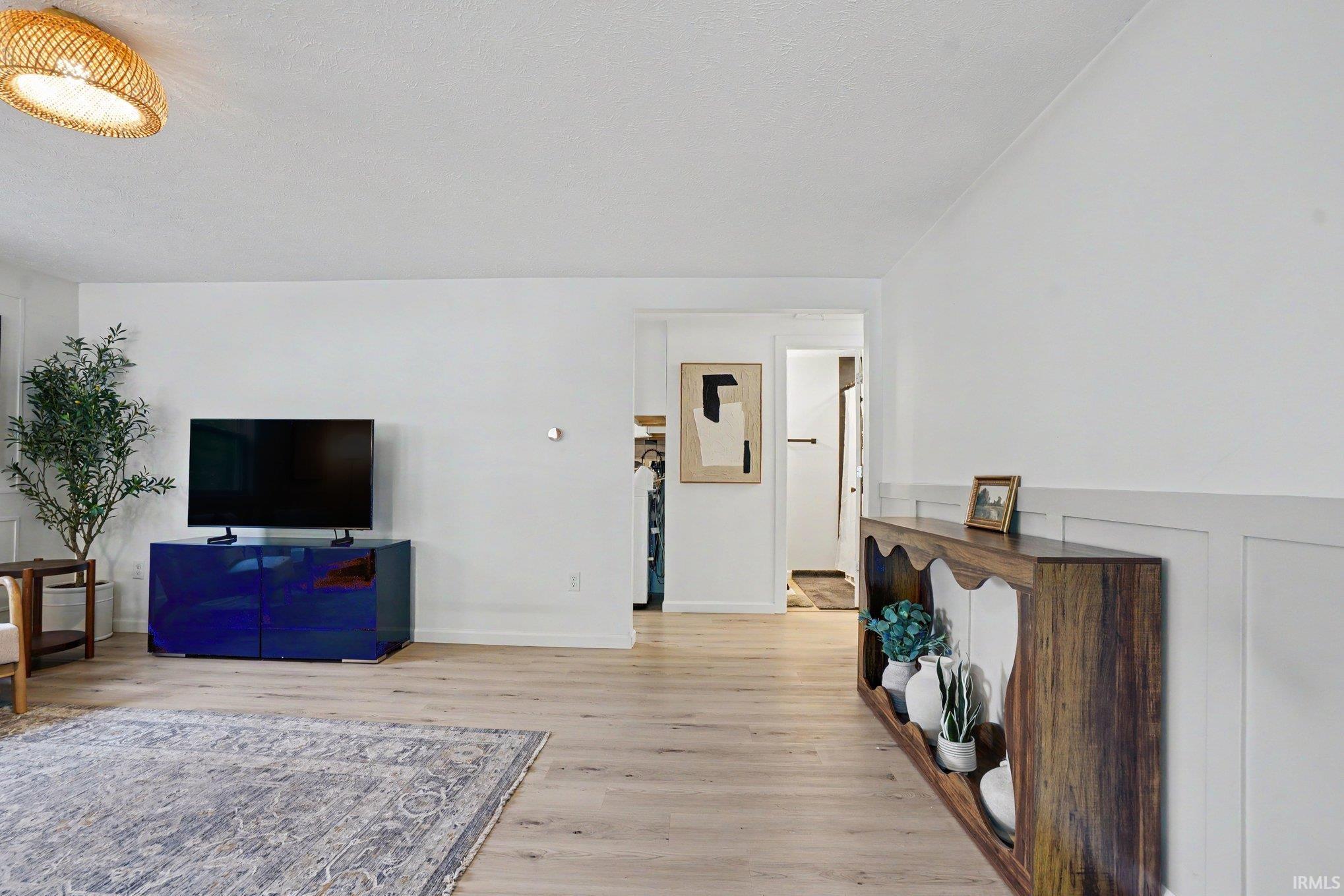 834 Woodcliff Drive South Bend IN 46615