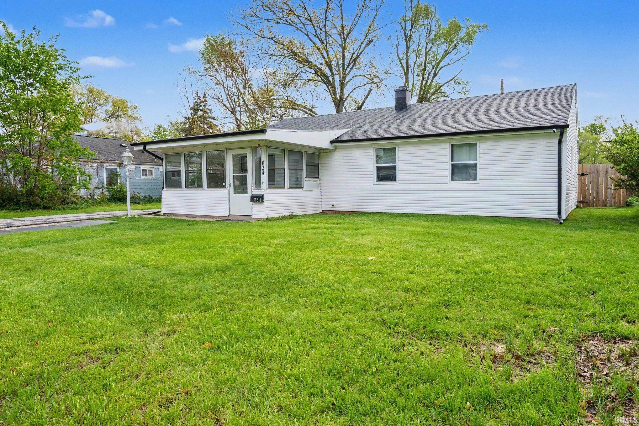 834 Woodcliff Drive South Bend IN 46615