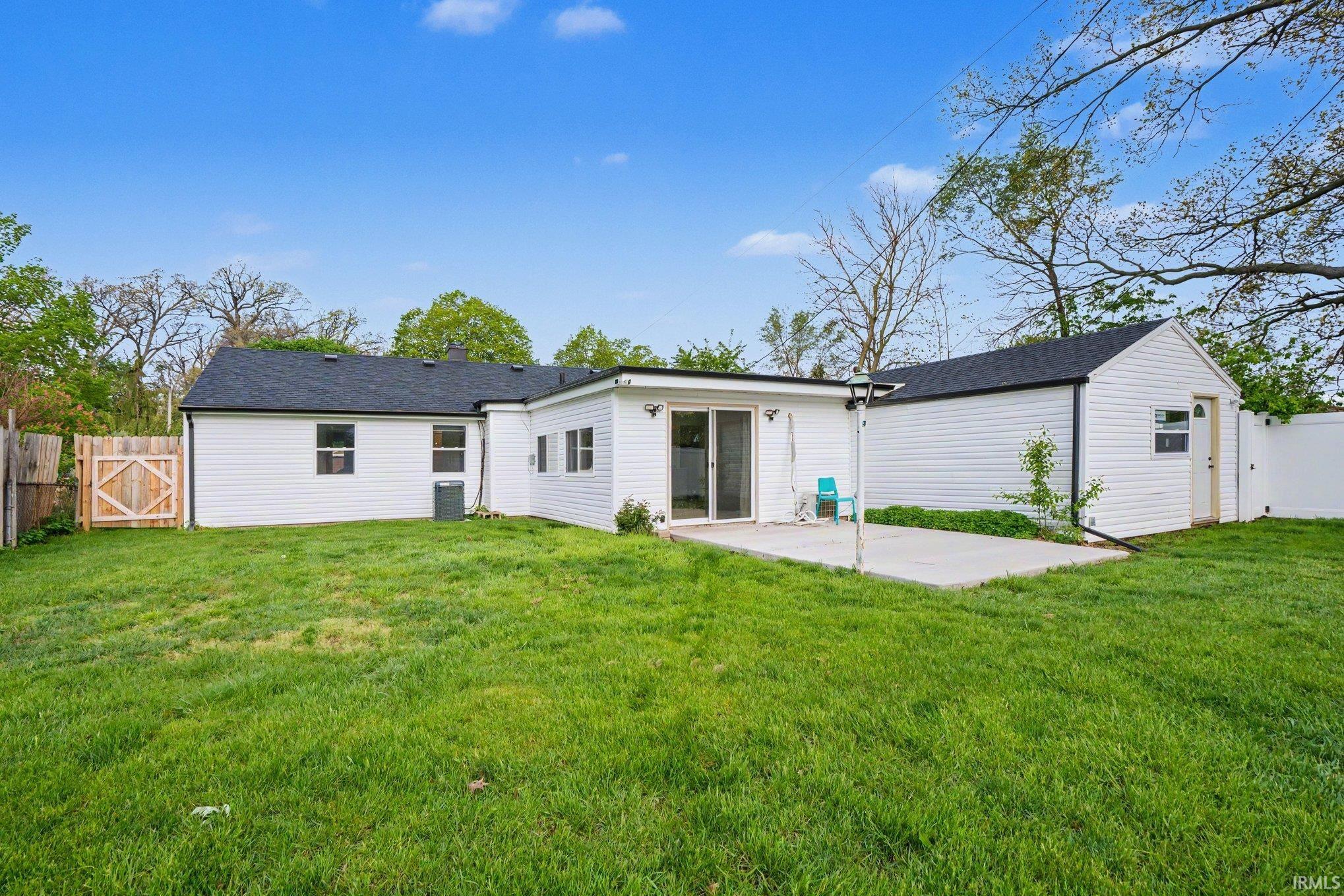 834 Woodcliff Drive South Bend IN 46615