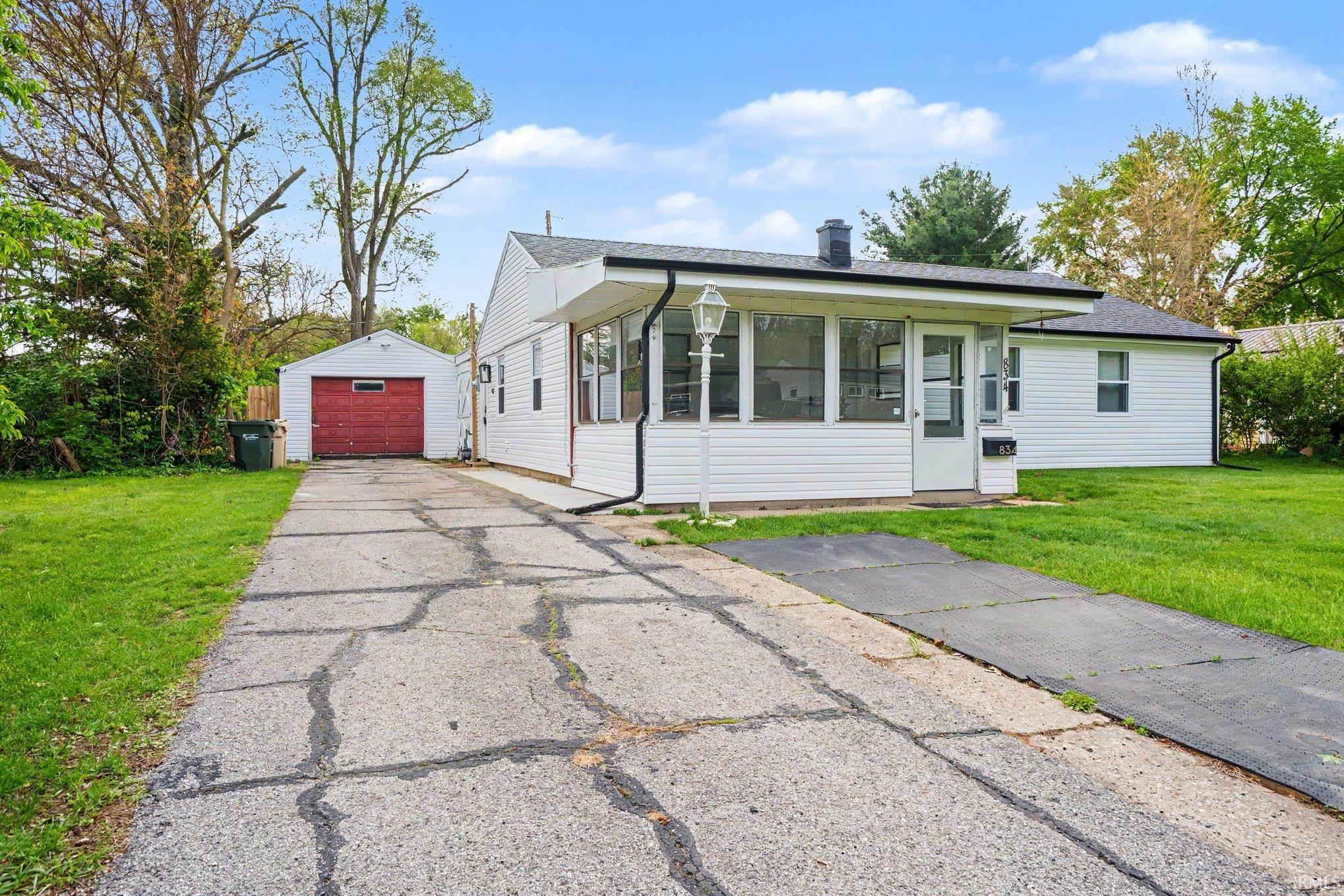834 Woodcliff Drive South Bend IN 46615