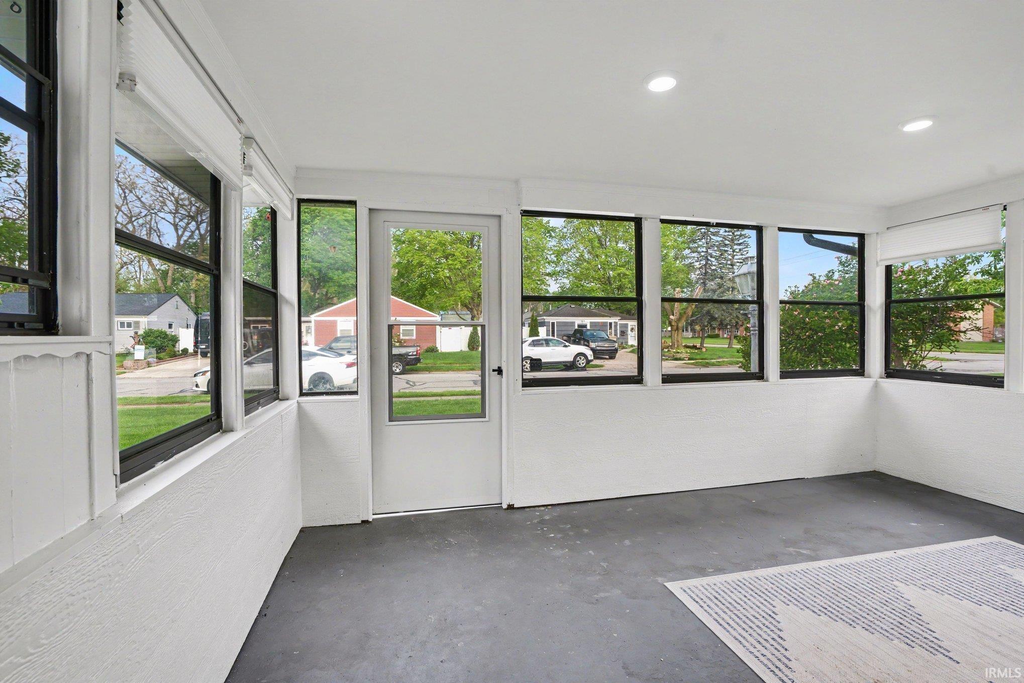 834 Woodcliff Drive South Bend IN 46615