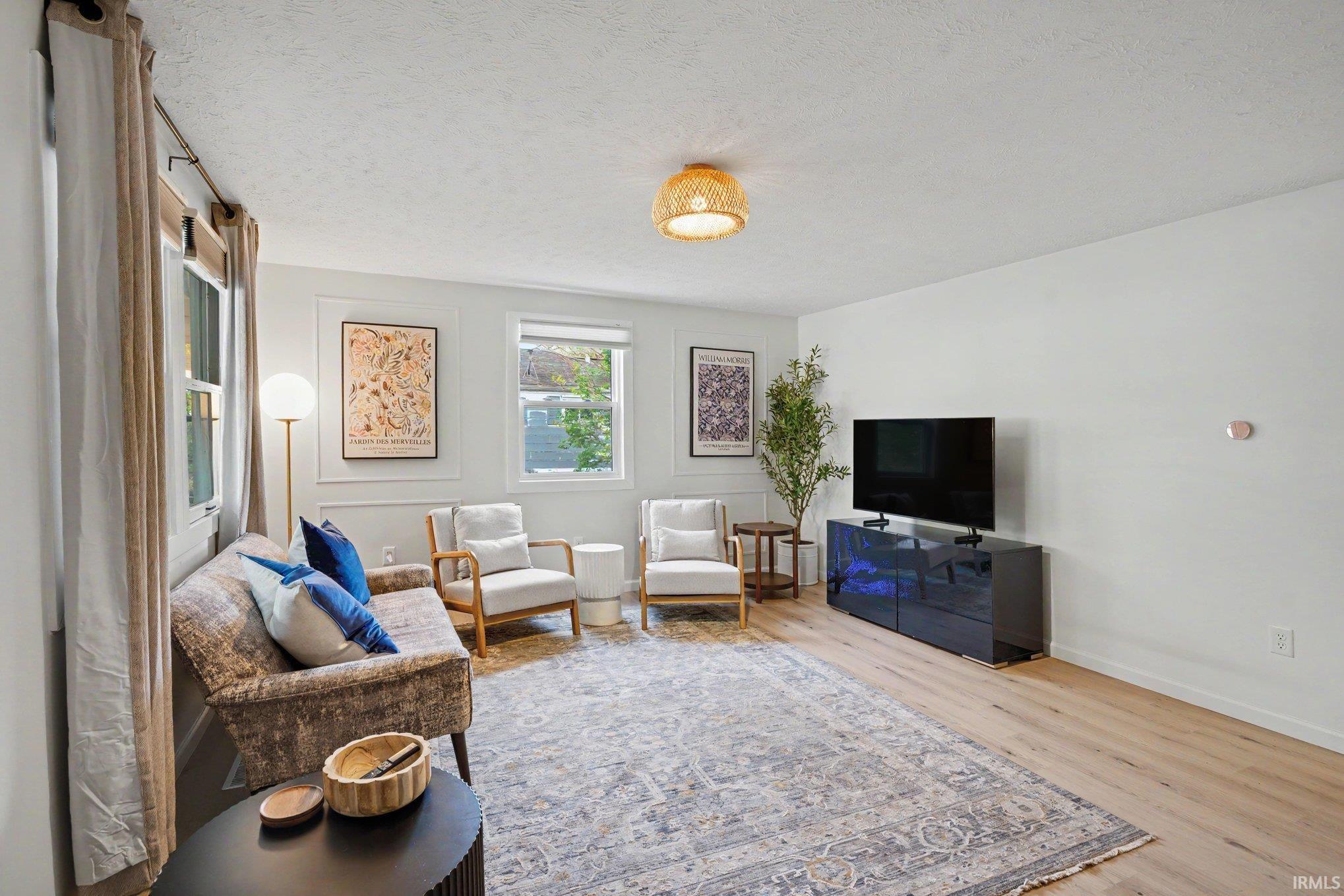 834 Woodcliff Drive South Bend IN 46615