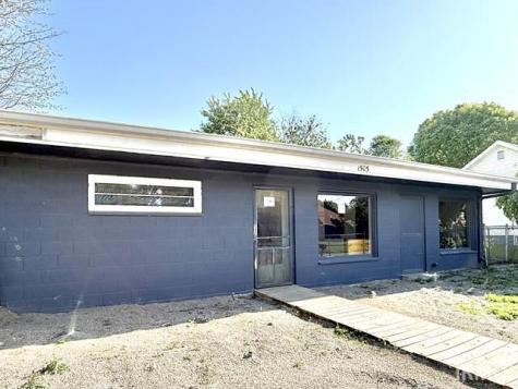 1505 E Wabash Avenue Crawfordsville IN 47933
