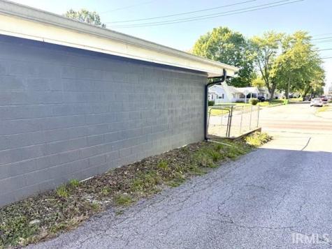 1505 E Wabash Avenue Crawfordsville IN 47933