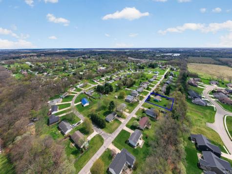 53601 Hyde Park Drive Bristol IN 46507