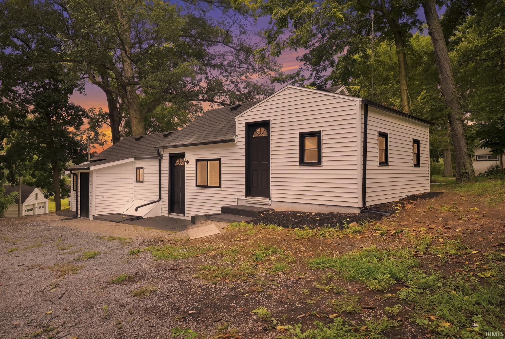 3240 W Shoreline Drive Columbia City IN 46725