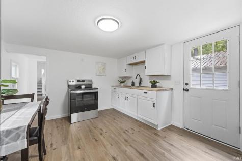 3240 W Shoreline Drive Columbia City IN 46725