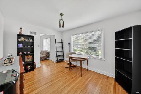 3320 Oakcrest Drive South Bend IN 46615