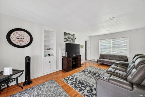 3320 Oakcrest Drive South Bend IN 46615