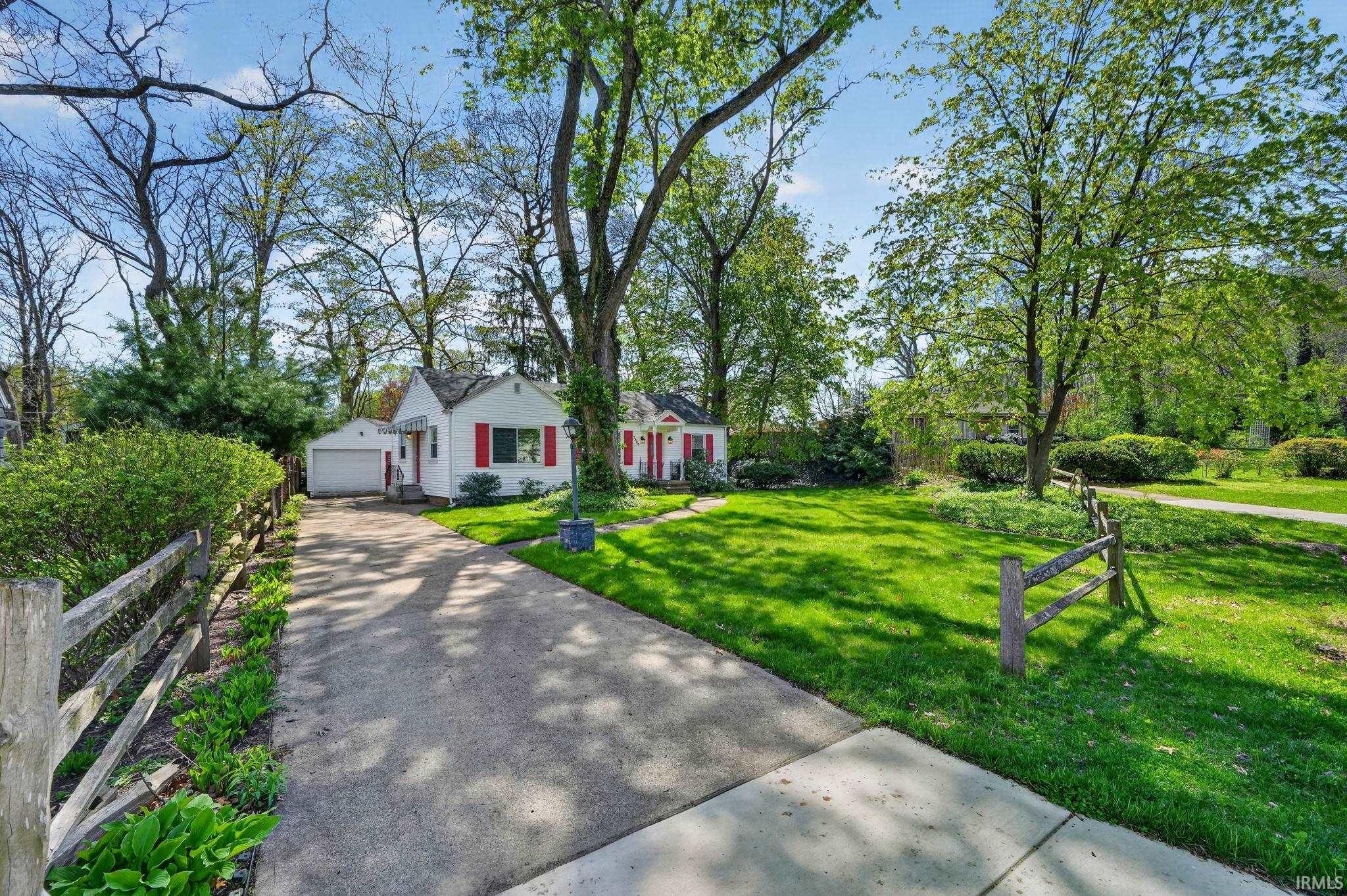 3320 Oakcrest Drive South Bend IN 46615