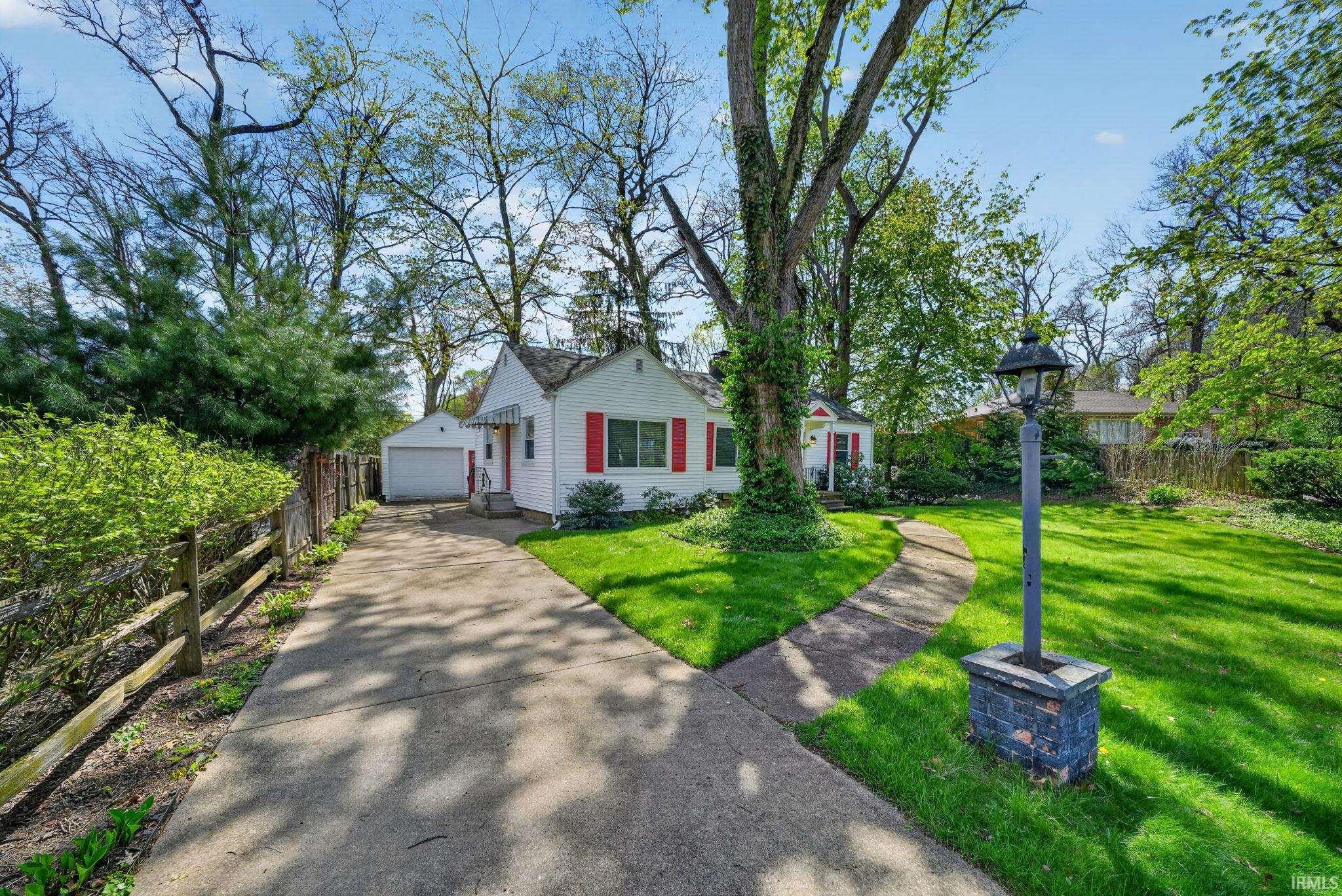 3320 Oakcrest Drive South Bend IN 46615