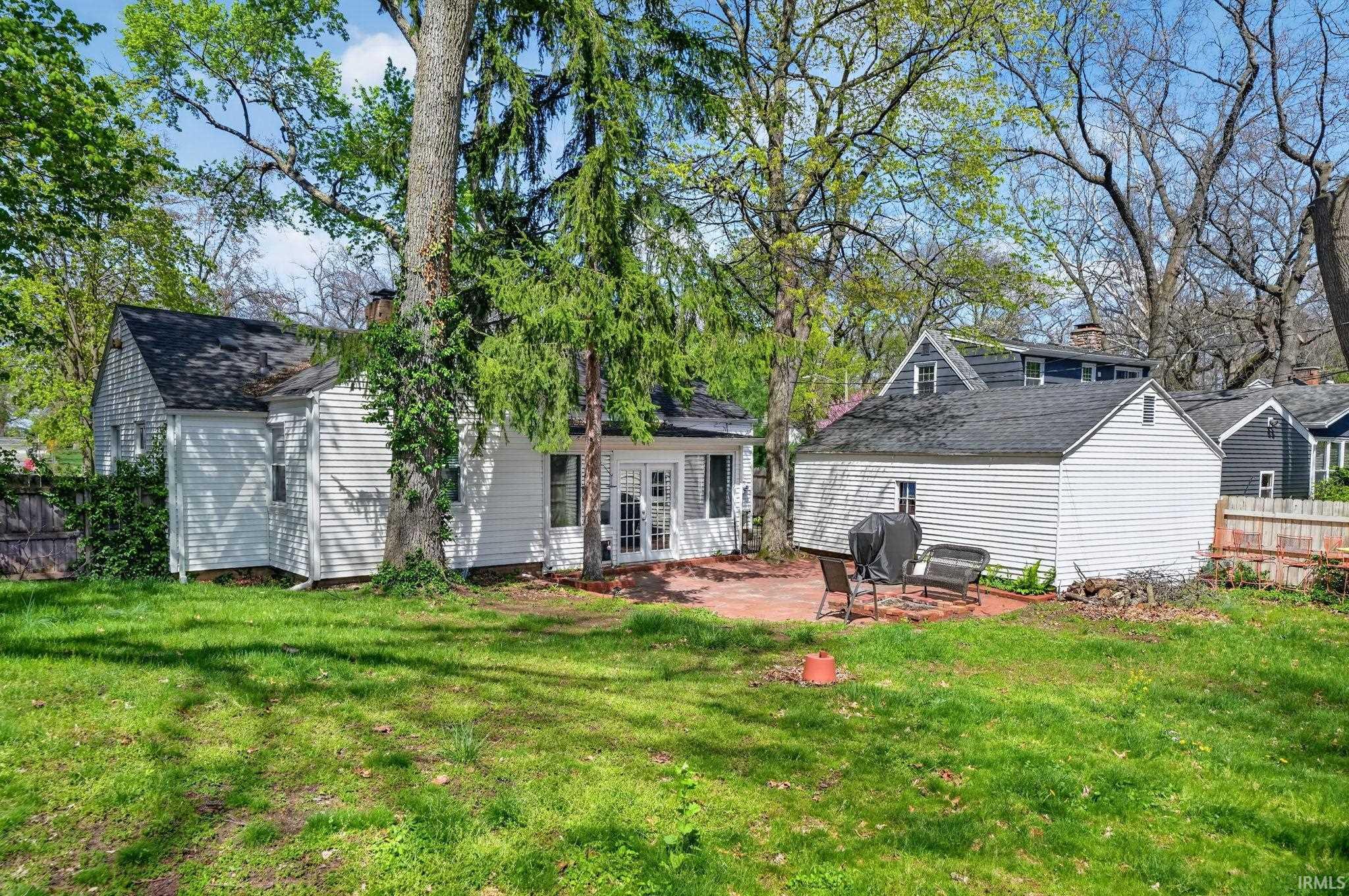 3320 Oakcrest Drive South Bend IN 46615